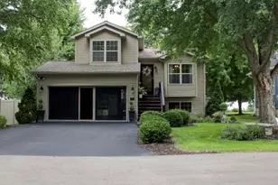 110 Swanson St, Ottawa, IL 61350 - Photo 1