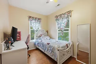 459 N Spring St, Elgin, IL 60120 - Photo 15