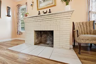 459 N Spring St, Elgin, IL 60120 - Photo 5