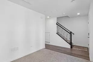 2225 Waters Edge Dr, Schaumburg, IL 60173 - Photo 29