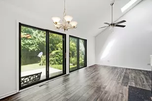2850 Brighton Ct, Westchester, IL 60154 - Photo 5