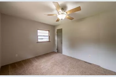 539 Central Avenue, Genoa, IL 60135 - Photo 11