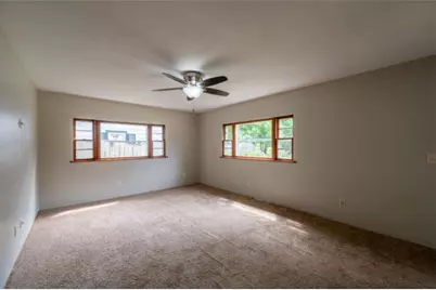 539 Central Avenue, Genoa, IL 60135 - Photo 9