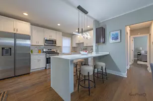 9350 S Manistee Ave, Chicago, IL 60617 - Photo 11
