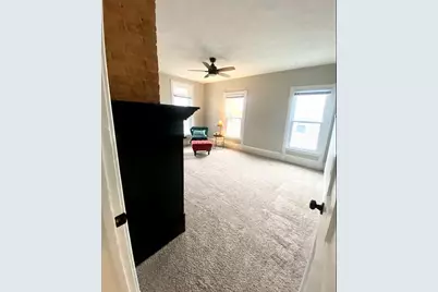 612 1/2 E Chestnut Street #2, Bloomington, IL 61701 - Photo 9