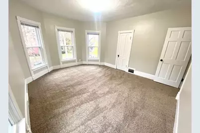 612 1/2 E Chestnut Street #2, Bloomington, IL 61701 - Photo 5