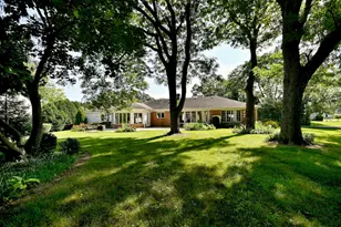 9 Dover Dr, Oak Brook, IL 60523 - Photo 61