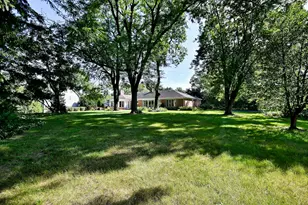 9 Dover Dr, Oak Brook, IL 60523 - Photo 57