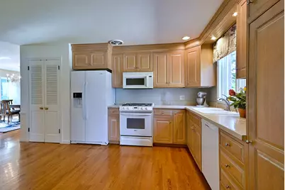 9 Dover Drive, Oak Brook, IL 60523 - Photo 19