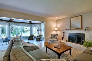 9 Dover Dr, Oak Brook, IL 60523 - Photo 23