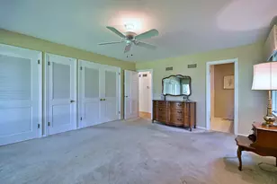 9 Dover Dr, Oak Brook, IL 60523 - Photo 31