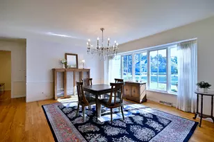 9 Dover Dr, Oak Brook, IL 60523 - Photo 11