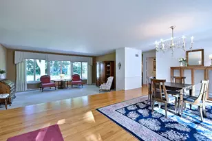9 Dover Dr, Oak Brook, IL 60523 - Photo 9