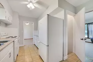 319 N Lord Ave, Carpentersville, IL 60110 - Photo 9