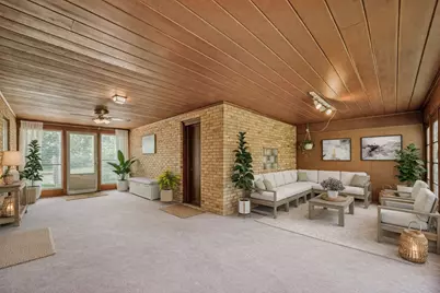 319 N Lord Avenue, Carpentersville, IL 60110 - Photo 3