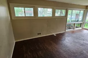 8422 Harding Ave, Skokie, IL 60076 - Photo 5