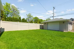 5747 N Melvina Ave, Chicago, IL 60646 - Photo 23
