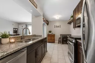8314 Portsmouth Dr, Darien, IL 60561 - Photo 5