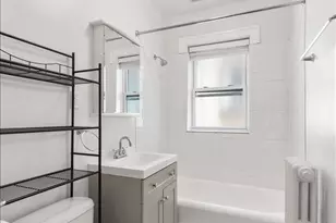 5428 N Campbell Ave, Chicago, IL 60625 - Photo 11
