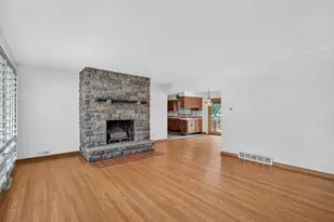 145 Dole Ave, Crystal Lake, IL 60014 - Photo 5