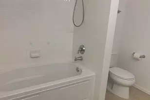 9655 Woods Dr, Skokie, IL 60077 - Photo 13
