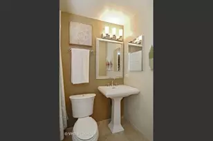 2036 N Larrabee St, Chicago, IL 60614 - Photo 11