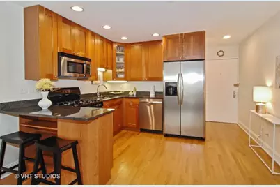 2036 N Larrabee Street #8206, Chicago, IL 60614 - Photo 3
