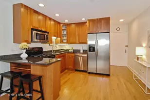 2036 N Larrabee St, Chicago, IL 60614 - Photo 3