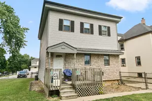 621 Oneida St, Joliet, IL 60435 - Photo 1