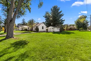 523 Highland Ave, Woodstock, IL 60098 - Photo 33