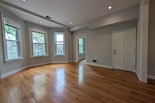 1911 W Addison St, Chicago, IL 60613 - Photo 3