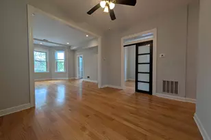 1911 W Addison St, Chicago, IL 60613 - Photo 5