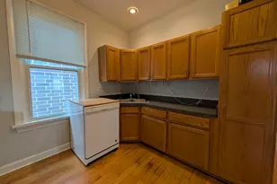 1911 W Addison St, Chicago, IL 60613 - Photo 9