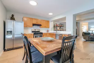 287 W Whispering Oaks Ln, Round Lake, IL 60073 - Photo 5