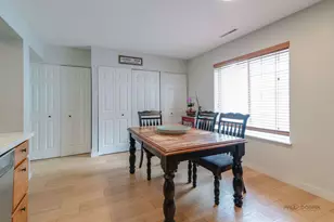 287 W Whispering Oaks Ln, Round Lake, IL 60073 - Photo 7