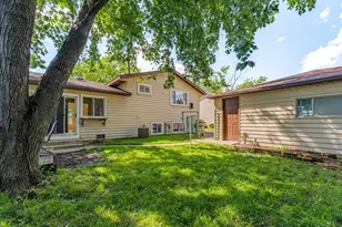 132 Garden Dr, Bolingbrook, IL 60440 - Photo 21