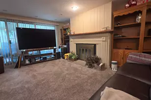 411 N Illinois Ave, Glenwood, IL 60425 - Photo 13