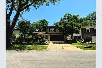 411 N Illinois Avenue, Glenwood, IL 60425 - Photo 1