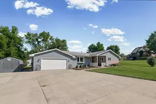 1364 Treasure Ln, White Heath, IL 61884 - Photo 3