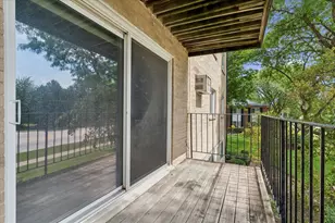 2424 E Oakton St, Arlington Heights, IL 60004 - Photo 11