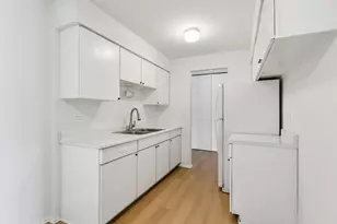 2424 E Oakton St, Arlington Heights, IL 60004 - Photo 5