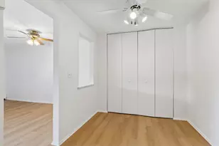 2424 E Oakton St, Arlington Heights, IL 60004 - Photo 7
