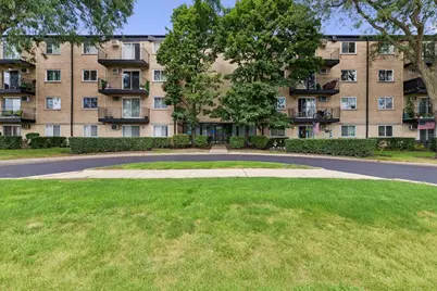 2424 E Oakton Street #2L, Arlington Heights, IL 60004 - Photo 1