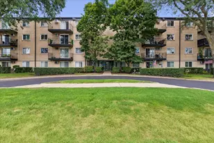 2424 E Oakton St, Arlington Heights, IL 60004 - Photo 1