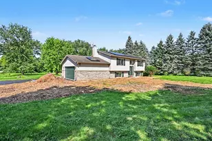 40020 N Adelphi Ave, Beach Park, IL 60099 - Photo 3