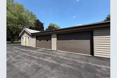 1126 E State Street, Sycamore, IL 60178 - Photo 9