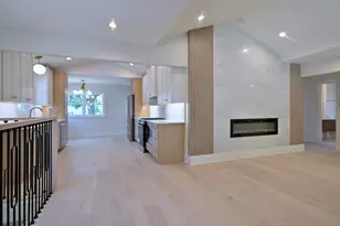 800 S Swain Ave, Elmhurst, IL 60126 - Photo 5