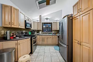 8058 Circle Dr, Palos Hills, IL 60465 - Photo 9