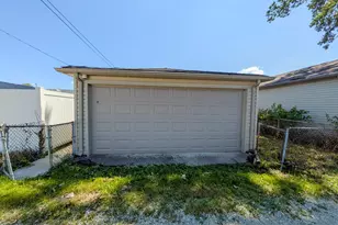 8636 Massasoit Ave, Burbank, IL 60459 - Photo 3