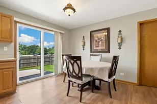 2399 Caton Crest Dr, Crest Hill, IL 60403 - Photo 11